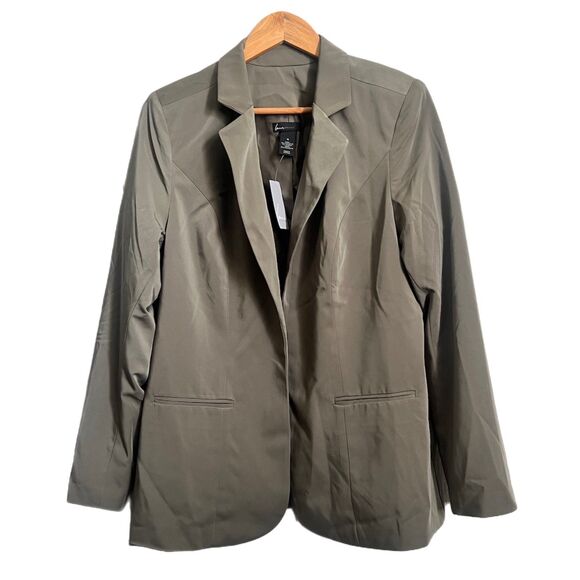 Lane Bryant Jackets & Blazers - NWT Lane Bryant Woman's Blazer
